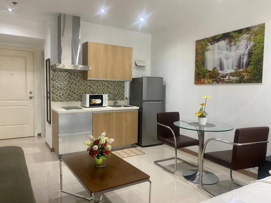 Apartment Gramercy Residences With Balcony Floor