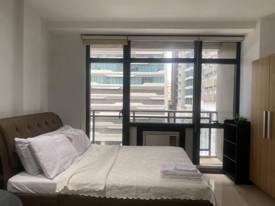 Gramercy Residences With Balcony Floor Apartment Manila