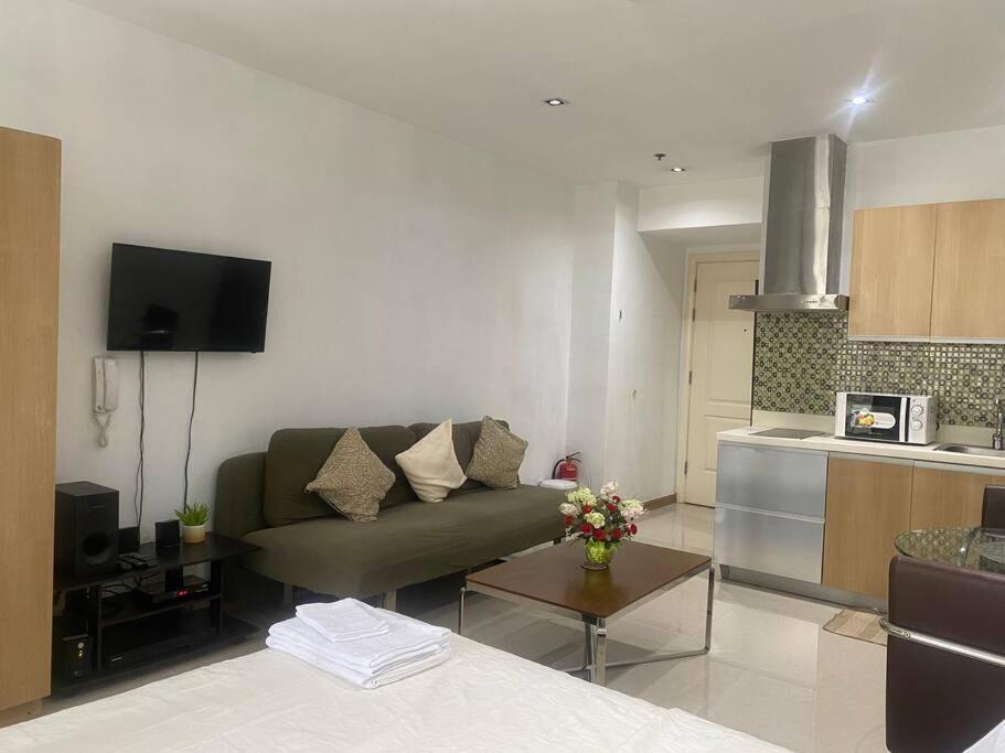 Gramercy Residences With Balcony Floor * Manila